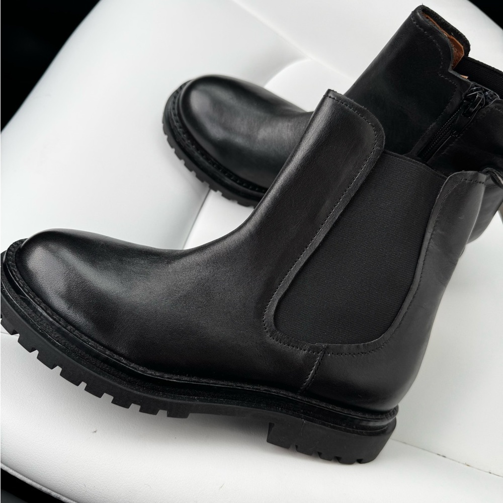 Zara Chelsea Leather Boots